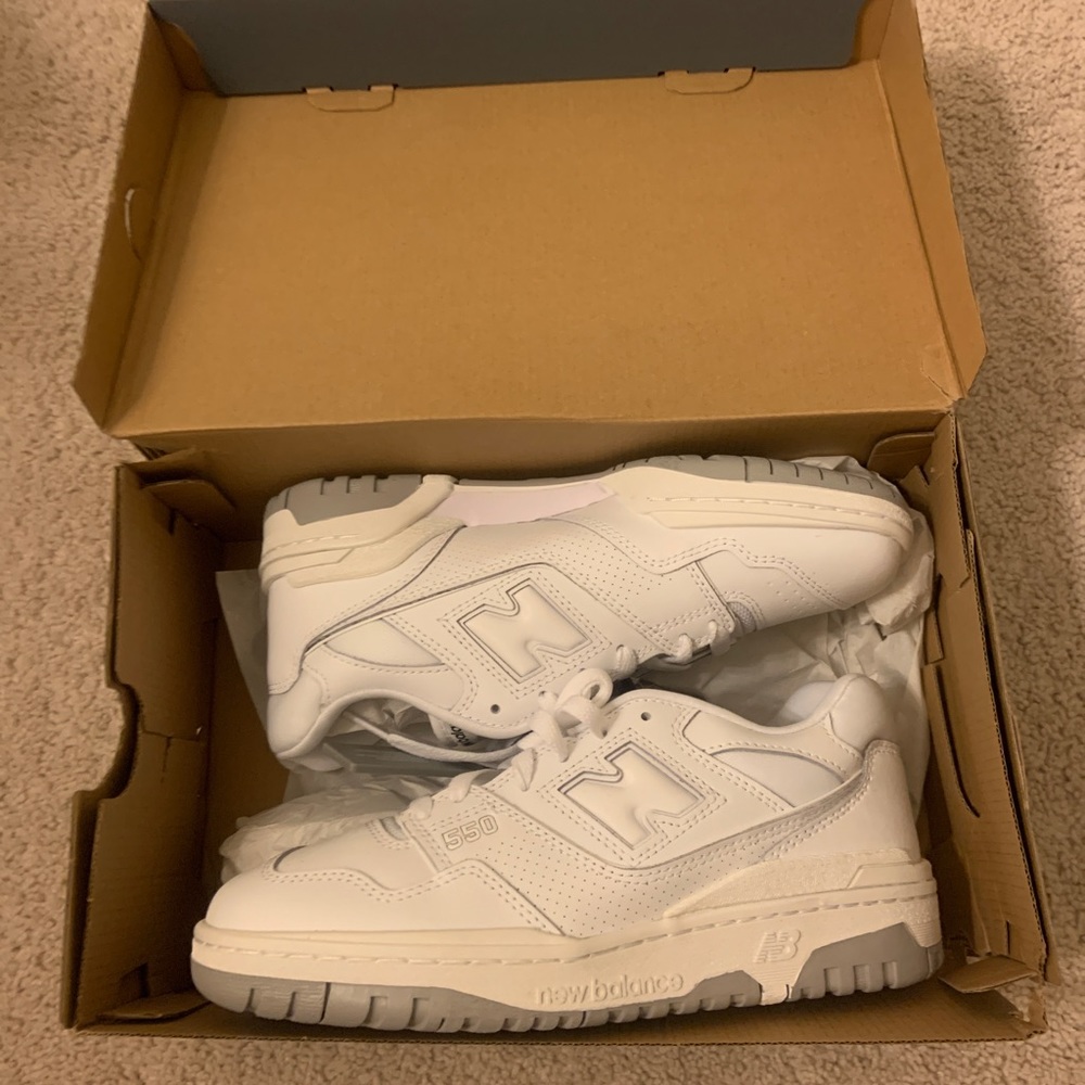 Selling the new balance 550 grey and white ,